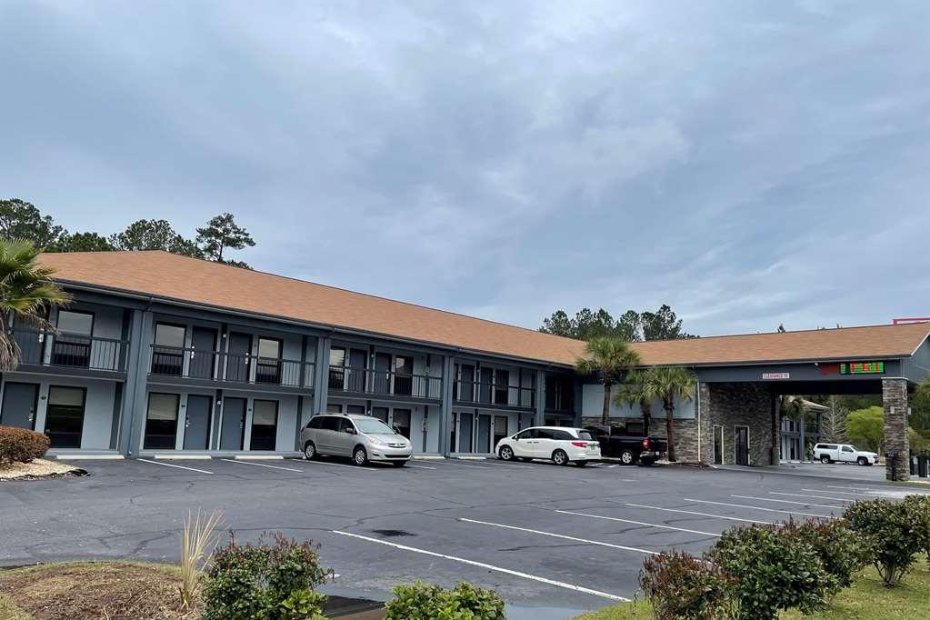 Baymont By Wyndham Ridgeland I-95 Hotel Exterior photo